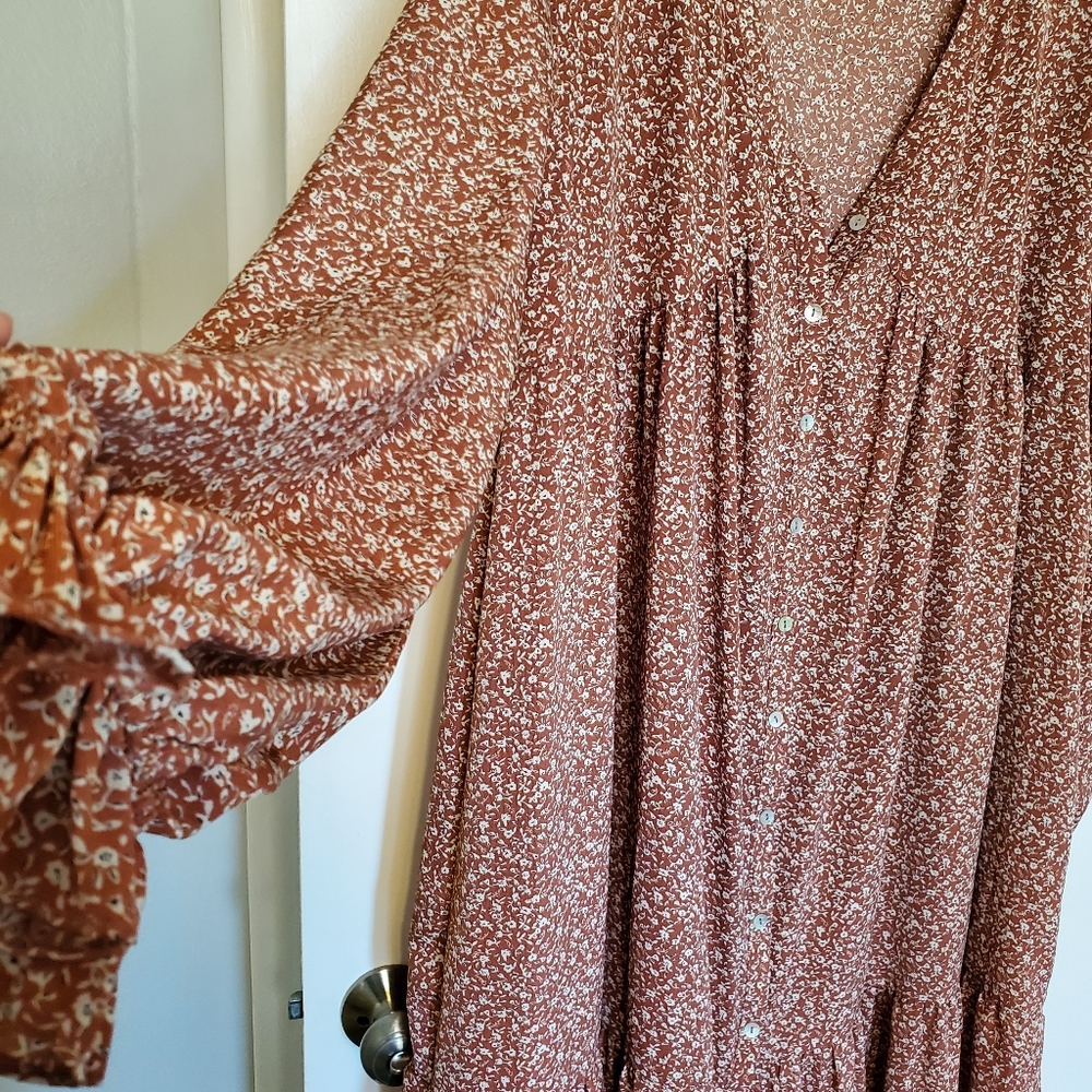 Long sleeve, light weight floral dress - Picture 3 of 3